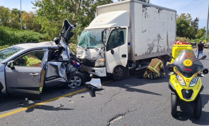 זירת התאונה סמוך לצומת עד הלום. צילום: תיעוד מבצעי מד"א