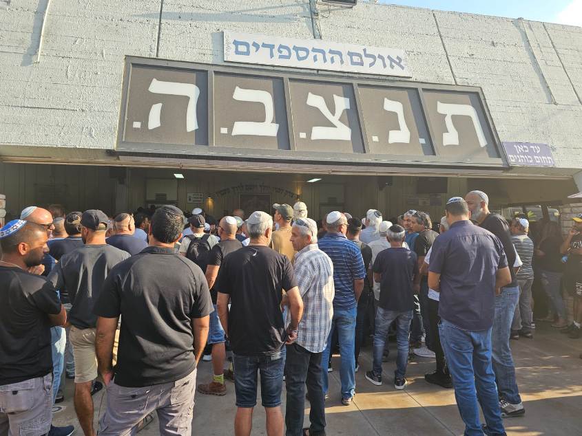 הלוויתם של סיילאס שי ובנו אביעד. צילום: נתנאל פריאנטי-אשדוד אונליין