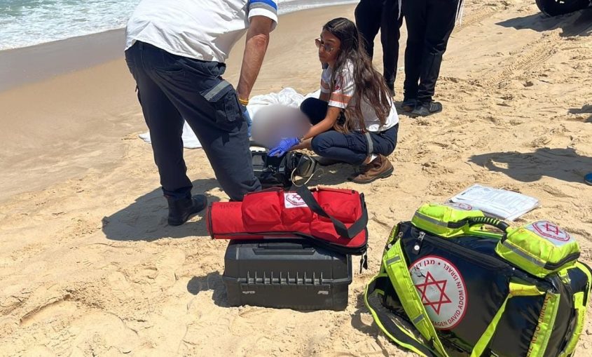 זירת הטביעה בחוף לידו. צילום: תיעוד מבצעי מד"א