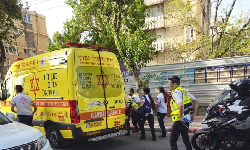 זירת האירוע ברחוב יהודה המכבי. צילום: מד"א הצלה דרום