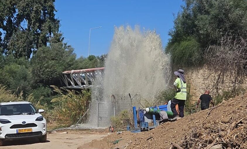 צינור הביוב שהתפוצץ