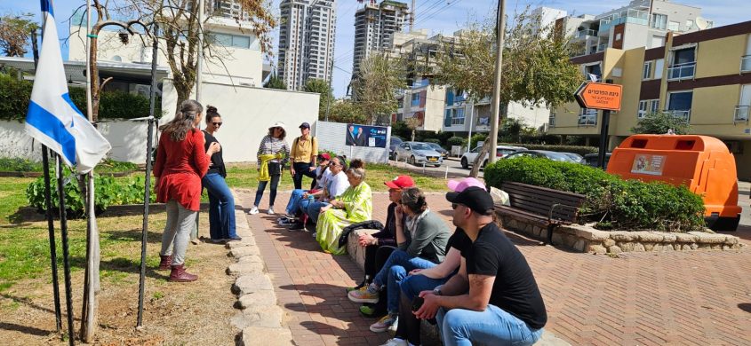 סיור בגינת הפרפרים רובע ד. צילום: עיריית אשדוד