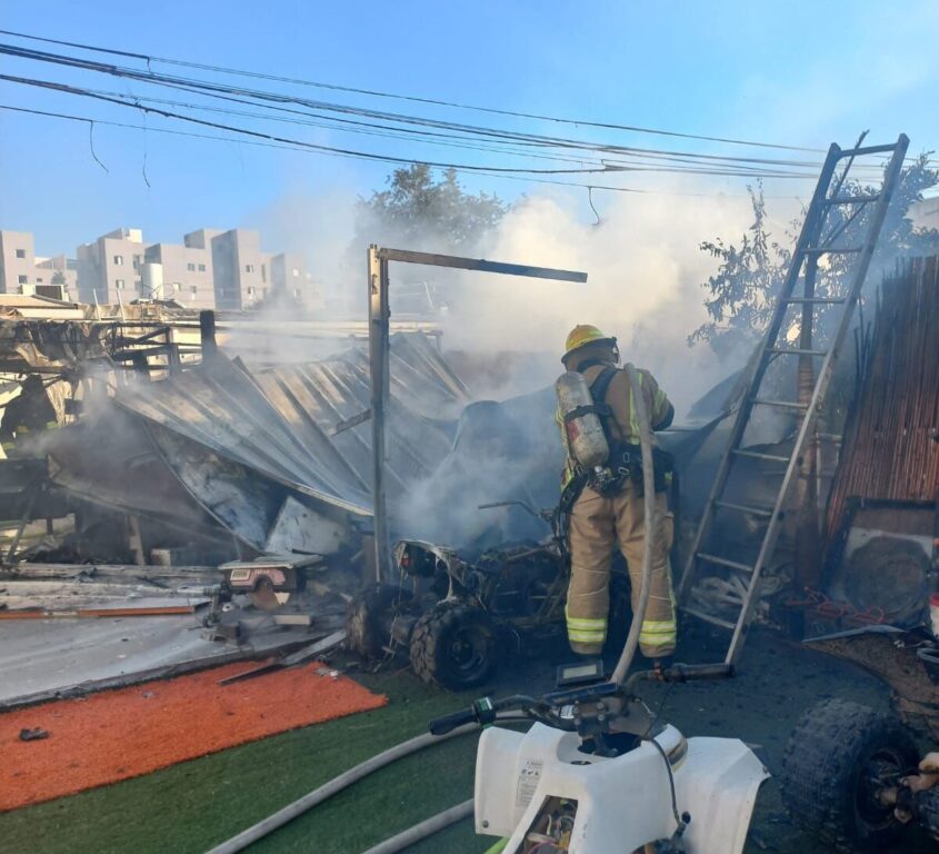 שריפה ברחוב שגב. צילום: תיעוד מבצעי כבאות והצלה