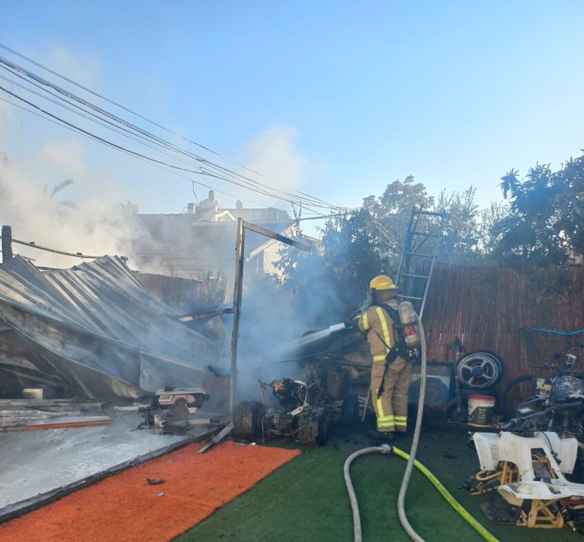 שריפה ברחוב שגב. צילום: תיעוד מבצעי כבאות והצלה