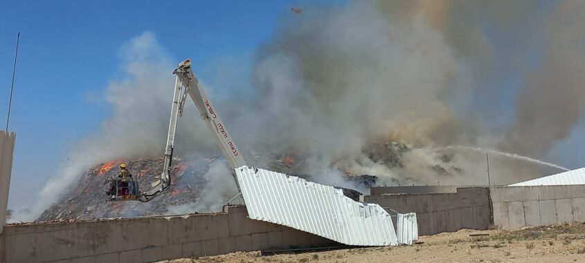 שריפה בטלאור כראדי. צילום: המשרד להגנת הסביבה