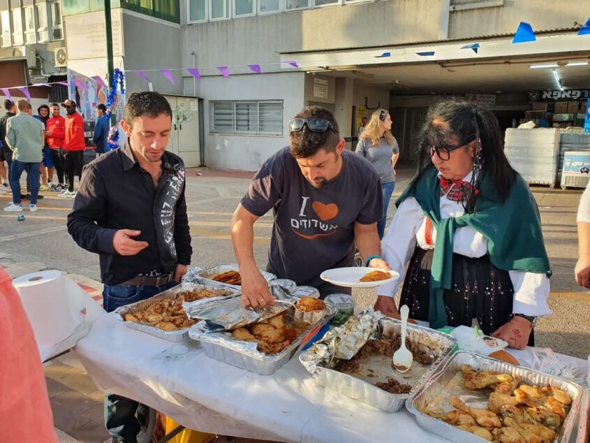 סעודת הפורים הקהילתית ברובע ב. צילום: אלבום פרטי