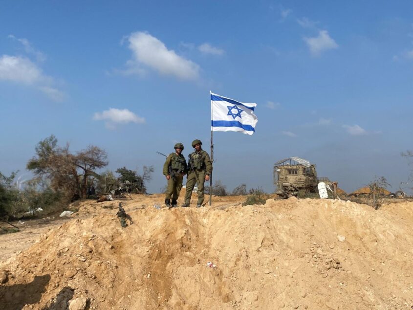 סא"ל במיל' מעוז שוורץ בעזה. צילום: אלבום אישי